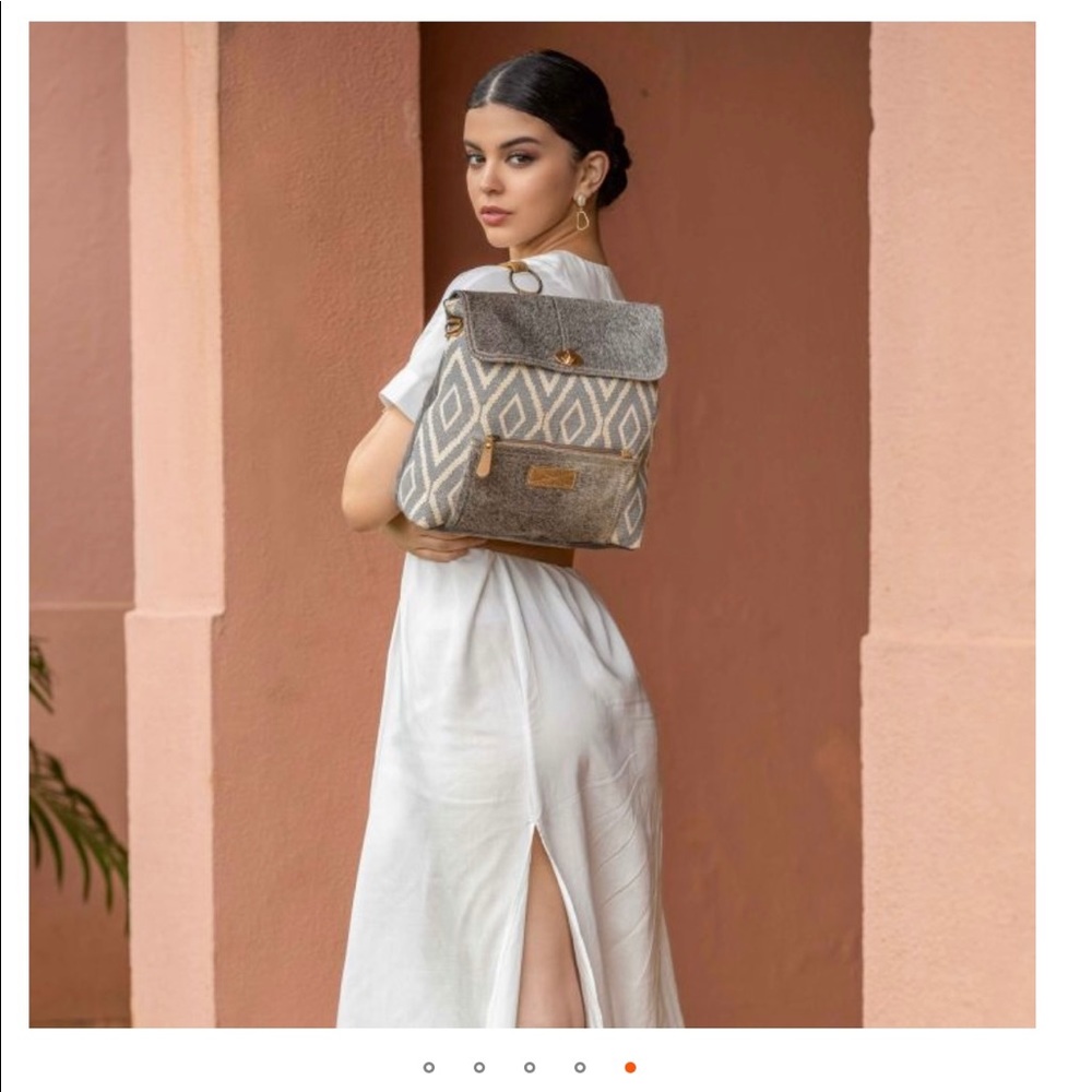 MYRA GRAINY GRAY SHOULDER BAG